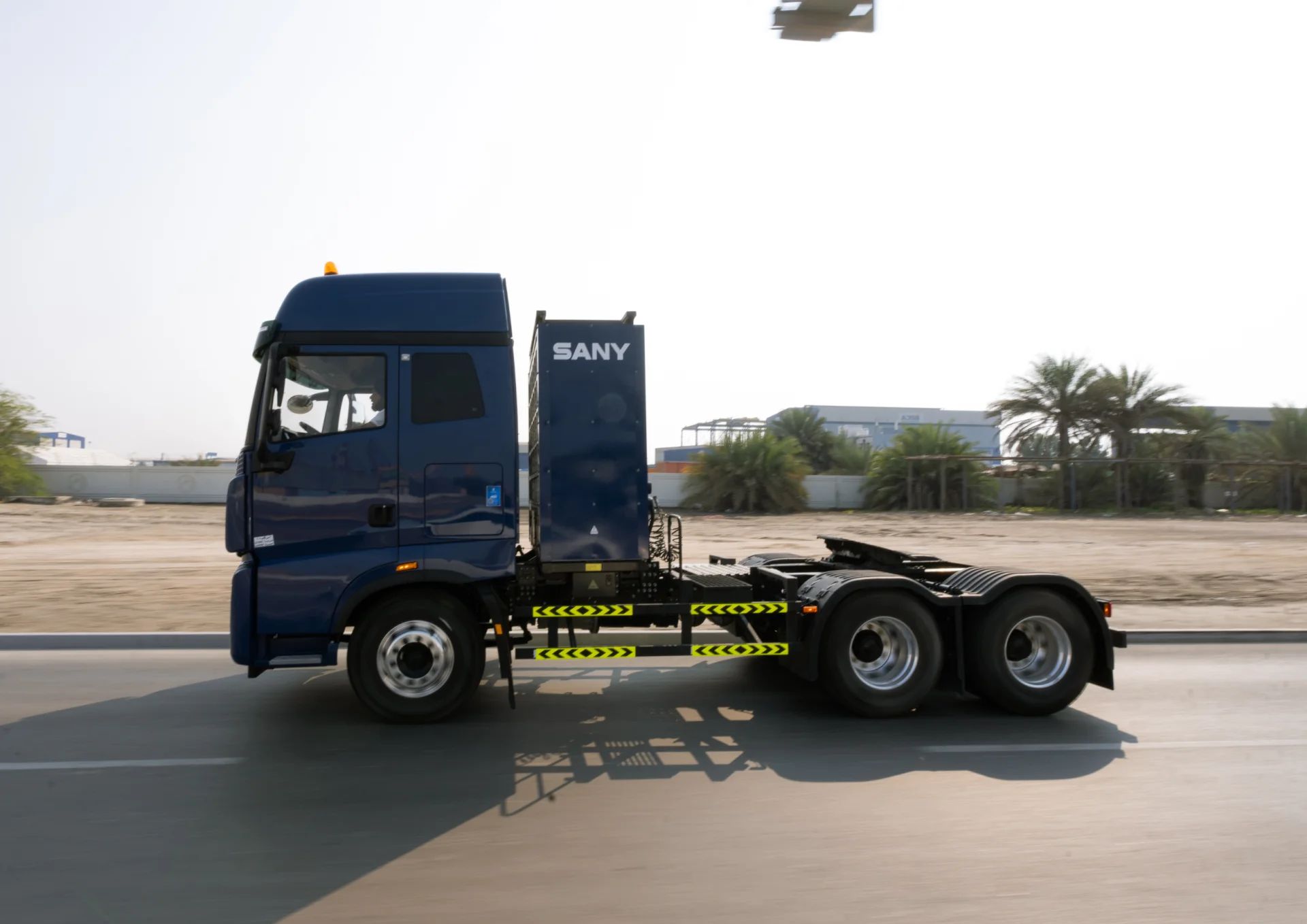 Sany EV 490 6x4 Tractor Head – slide 1