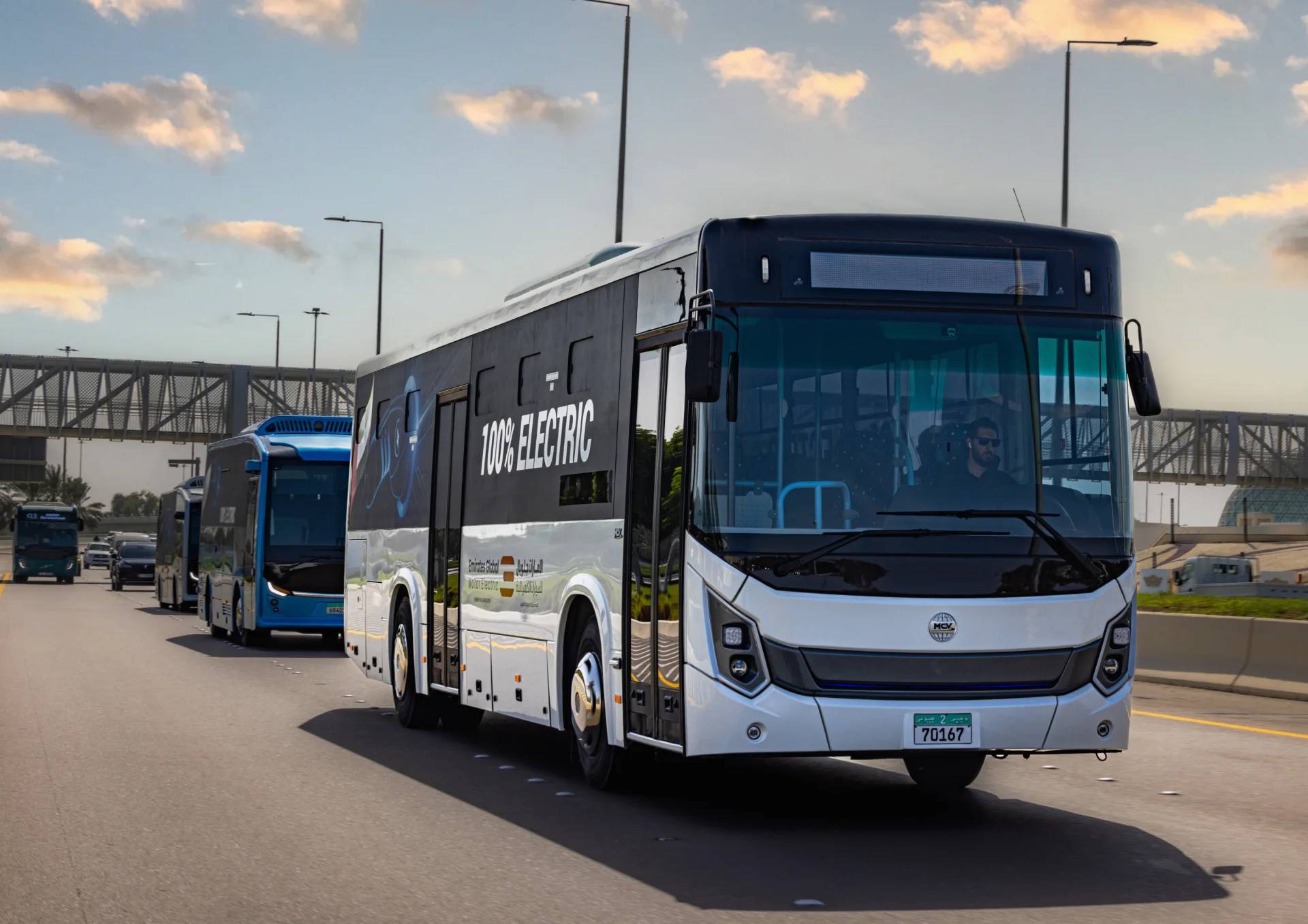 2 doors front and middle for easy access